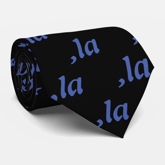 Comma La Kamala Harris - aangepast tekstontwerp Stropdas (Opgerold)