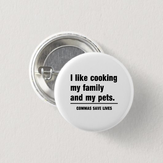 Commas Save Lives Ronde Button 3,2 Cm (Voorkant /achterkant)