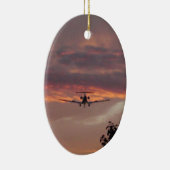 Commercial Jet Landing At Sunset Keramisch Ornament (Rechts)