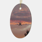 Commercial Jet Landing At Sunset Keramisch Ornament (Links)