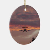 Commerciële Jet Landing op Sunset Keramisch Ornament (Rechts)