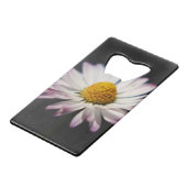 Common Daisy bocna Creditkaart Flessenopener (Voorkant Gekanteld)