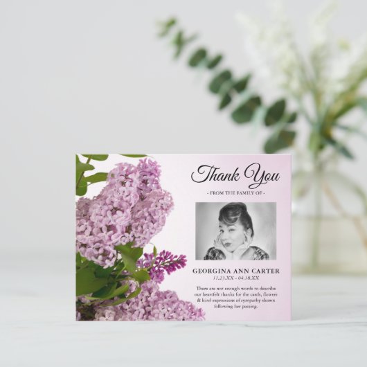 Common Lila Floral Funeral Bedankkaart (Staand voorkant)