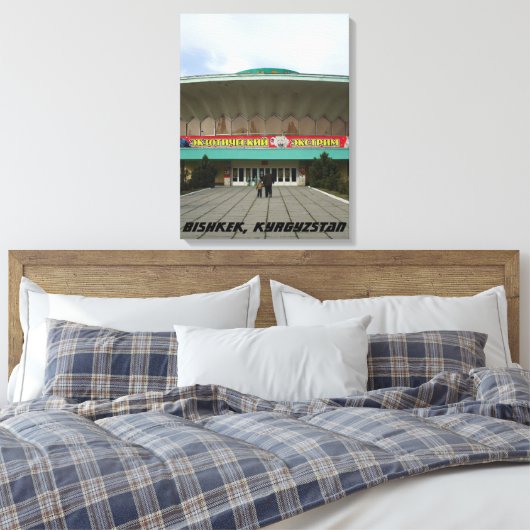 Communist Architecture Circus, bisschop Frunze Canvas Afdruk (Insitu (Slaapkamer))