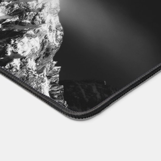 Compass star embleem monogram dramatische bergen bureaumat (Hoek)