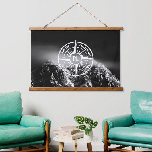 Compass star embleem monogram dramatische bergen hangend wandkleed (Woonkamer)