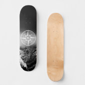 Compass star embleem monogram dramatische bergen persoonlijk skateboard (Voorkant)