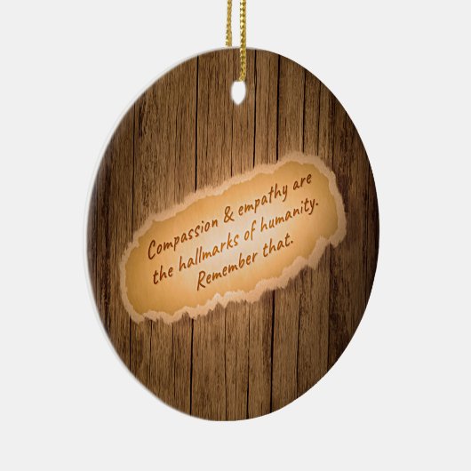 Compassie en empathie zijn de Hallarinaties van de Keramisch Ornament (Rechts)