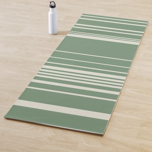 Complexe strepen in groen yogamat (In situ)