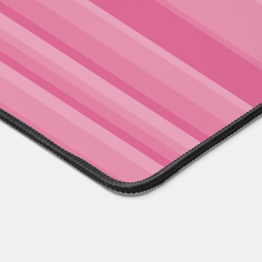 Complexe strepen in roze bureaumat (Hoek)