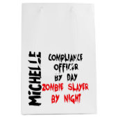 Compliance Officer Zombie Slayer CUSTOM Medium Cadeauzakje (Voorkant)