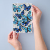 Compositie van witte en blauwe vlinders flyer (Hand)