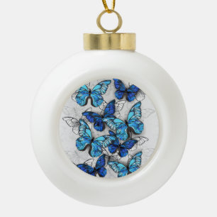 Compositie van witte en blauwe vlinders keramische bal ornament