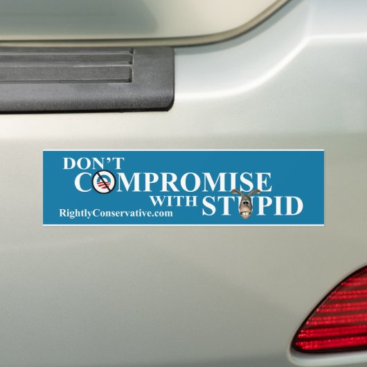 COMPROMIS NIET MET STUPID BUMPERSTICKER (Op auto)