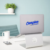Compton California Blue Typografie Sticker (Laptop op bureau)