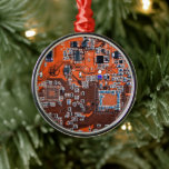 Computer Geek Circuit Board Oranje Metalen Ornament<br><div class="desc">Ben je op zoek naar cadeaus voor computergeeks? Deze is voor de Geek in ons allemaal. Computer Geek Circuit Board</div>