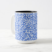 Computer-Generated Blue Petals Tweekleurige Koffiemok (Voorkant links)