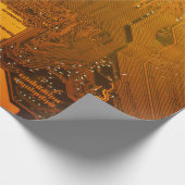 computerchip met gele elektronische schakeling cadeaupapier (Hoek)