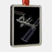 Computergegenereerd uitzicht 18 metalen ornament (Rechts)