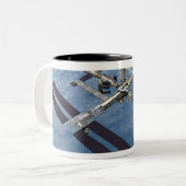 Computergegenereerd uitzicht 22 tweekleurige koffiemok (Voorkant links)