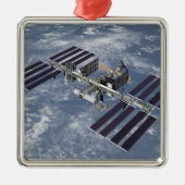 Computergegenereerd uitzicht 2 metalen ornament (Voorkant)