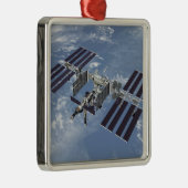 Computergegenereerd uitzicht 3 metalen ornament (Rechts)