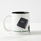 Computertoetsen opnieuw opstarten tweekleurige koffiemok (Links)