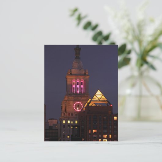Con Edison Clock Tower verlicht in roze bij Twilig Briefkaart (Staand voorkant)