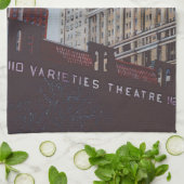 Con Edison's korte ontmoeting met St. Mark's Theedoek (Gevouwen)