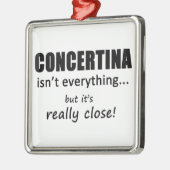 Concetina is niet alles metalen ornament (Links)