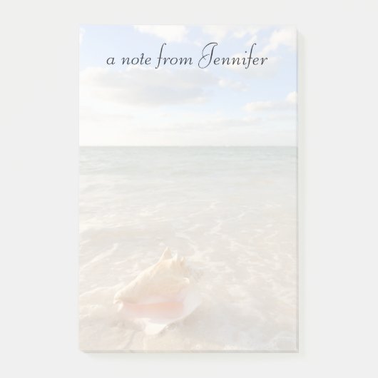 Conch Shell in zand op tropisch strand Post-it® Notes (Voorkant)