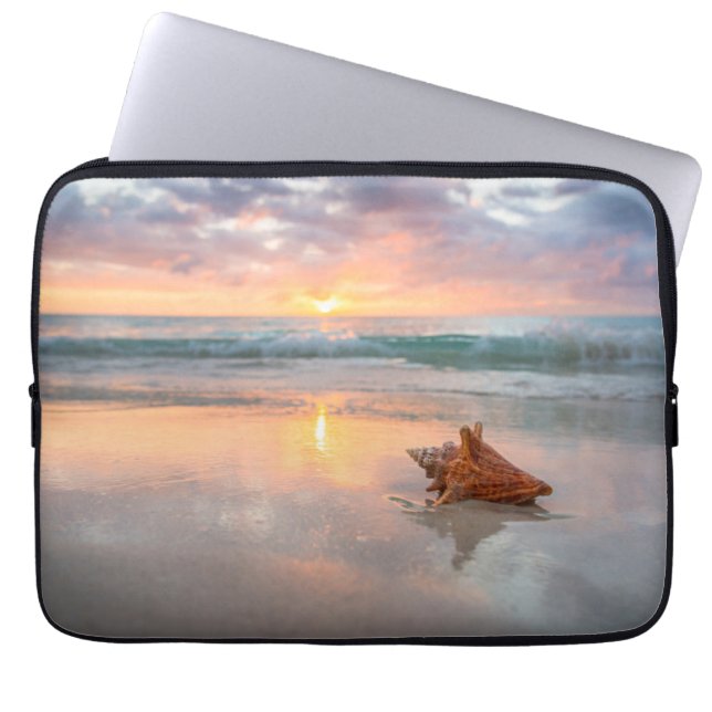 Conch Shell op de Beach | Jamaica Laptop Sleeve (Voorkant)