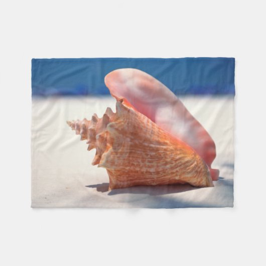 Conch Shell op strand 2 Fleece Deken (Voorkant (Horizontaal))