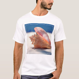 Conch Shell op strand 2 T-shirt