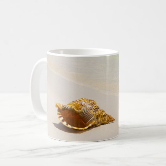 Conch Shell op strand 3 Koffiemok (Voorkant links)