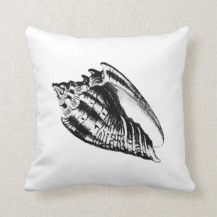 Conchschelp - zwart en wit kussen