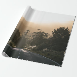 CONCRETE WEG OVERGEBRACHT DOOR BOMEN CADEAUPAPIER