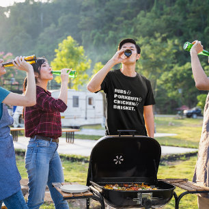 Concurrentie van de BBQ Vleeslijst en Ampersands T-shirt