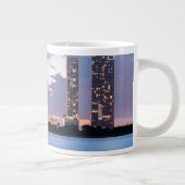 Condominiumtorens aan de waterfront in Miami Grote Koffiekop (Rechts)