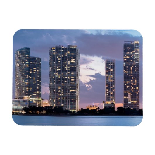 Condominiumtorens aan de waterfront in Miami Magneet (Horizontaal)