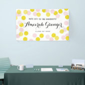 Confetti Afstuderen roze en gele pokadots Spandoek (Beurs)