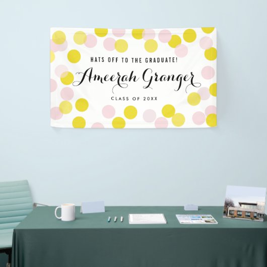 Confetti Afstuderen roze en gele pokadots Spandoek (Beurs)