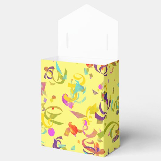 Confetti gooi stukken over een gele achtergrond bedankdoosjes (Geopend)