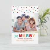 Confetti Holiday Foto Modern Be Merry Typography Feestdagenkaart (Staand voorkant)