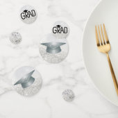 Confetti van afstudeerder en Pet (Groep)