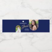 Congrats Afstudeerder Script Modern Arch 2 Foto Waterfles Etiket (Enkel label)