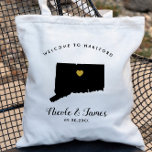 Connecticut kaart bruiloft welkomsttas Tas, zwart Tote Bag<br><div class="desc">Bruiloft weekend welkomstgeschenk tas voor buiten de stad gasten naar uw bruiloft,  met afbeelding van Connecticut,  met gouden hart. Vul tas met je favoriete lekkers.</div>