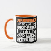 Conservator I probeer dingen grappig te maken door Mok (Links)