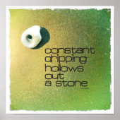 Constante druppelaar maakt een steen uit poster (Voorkant)