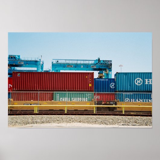 Containers in poort poster (Voorkant)